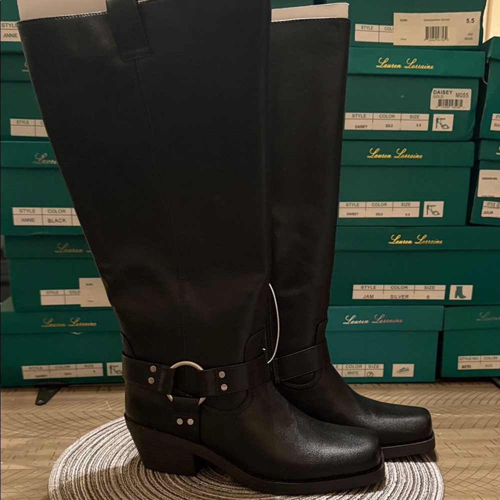 2/$25 Universal thread Black Boots size 6.5 NWT - Picture 1 of 4